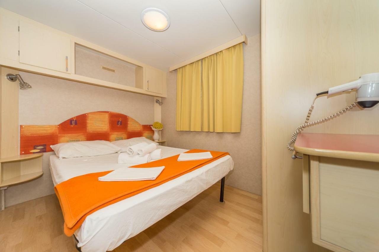 Diana & Josip Mobile Homes Biograd Na Moru Buitenkant foto